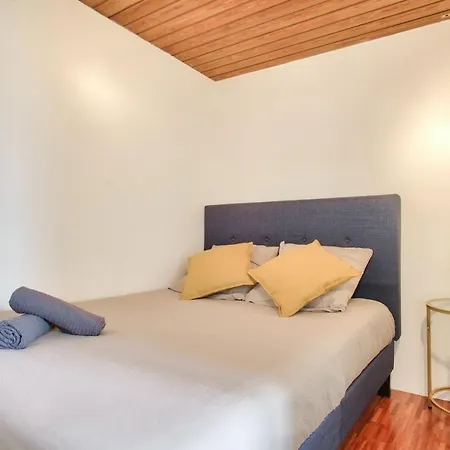 3 Bedrooms Le Marais Beauregard Apartment Paris